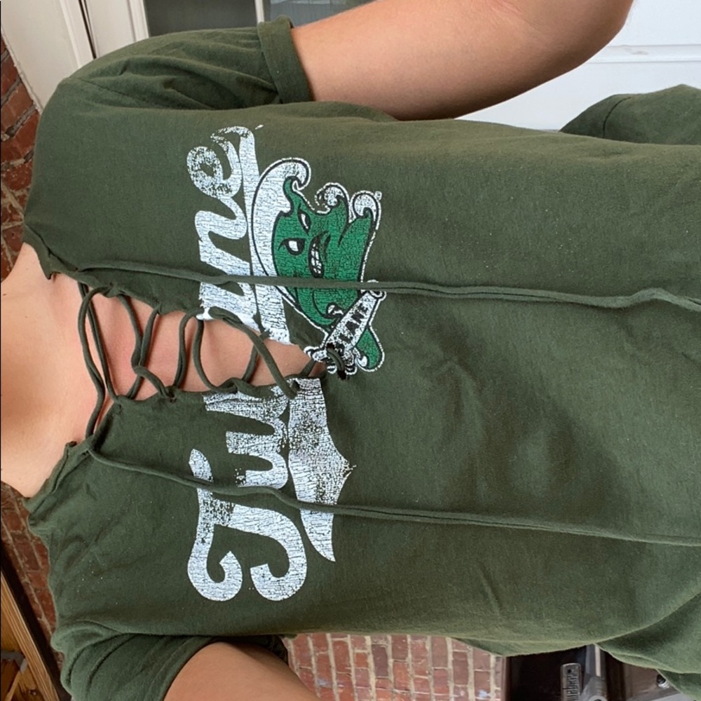 TULANE UNIVERSITY T-SHIRT!!